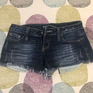 Zoo jeans women’s low rise dark denim shorts
